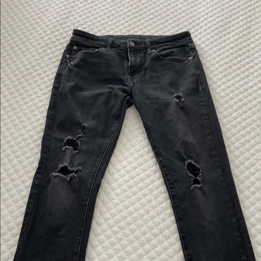 EUC - Black distressed jeans